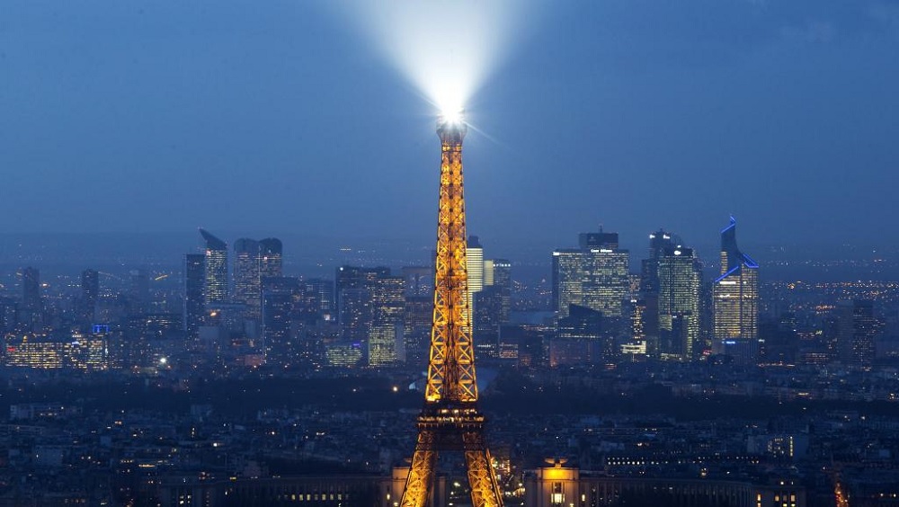 Francia anuncia que tendrá drones armados