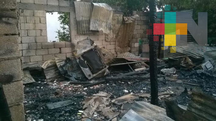 Incendio en Veracruz deja como saldo seis viviendas consumidas