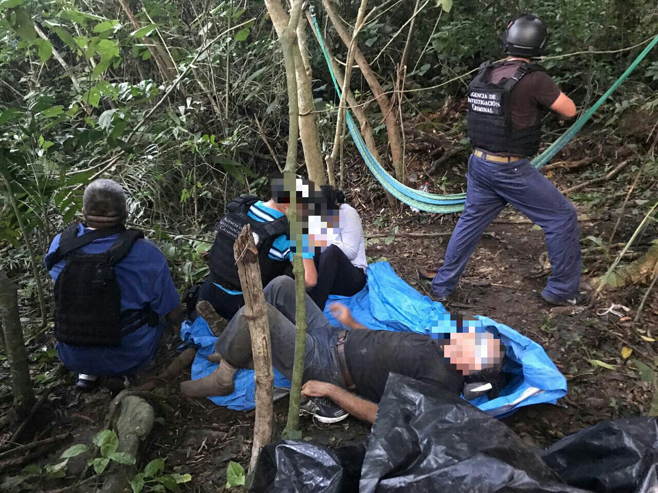 PGR y FGE rescatan con vida a dos víctimas de secuestro, en Tuxpan