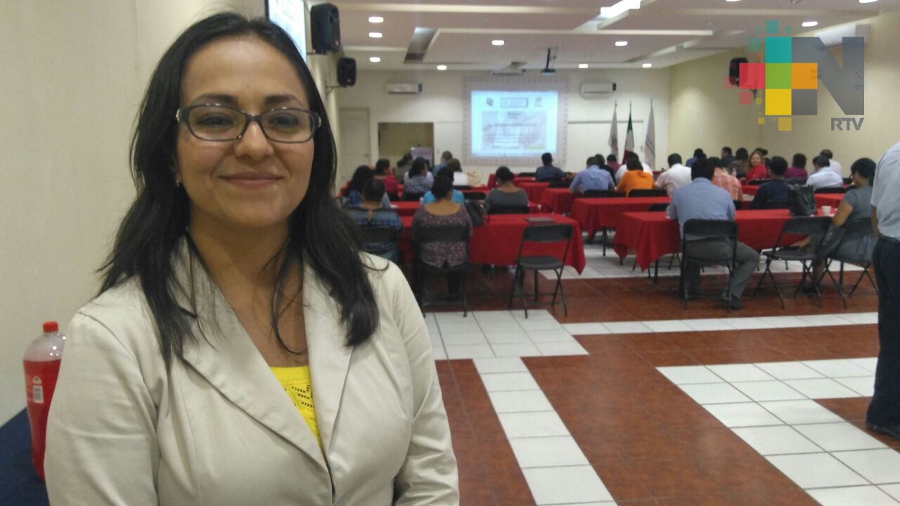 Imparte taller Prodecon a contadores del sur