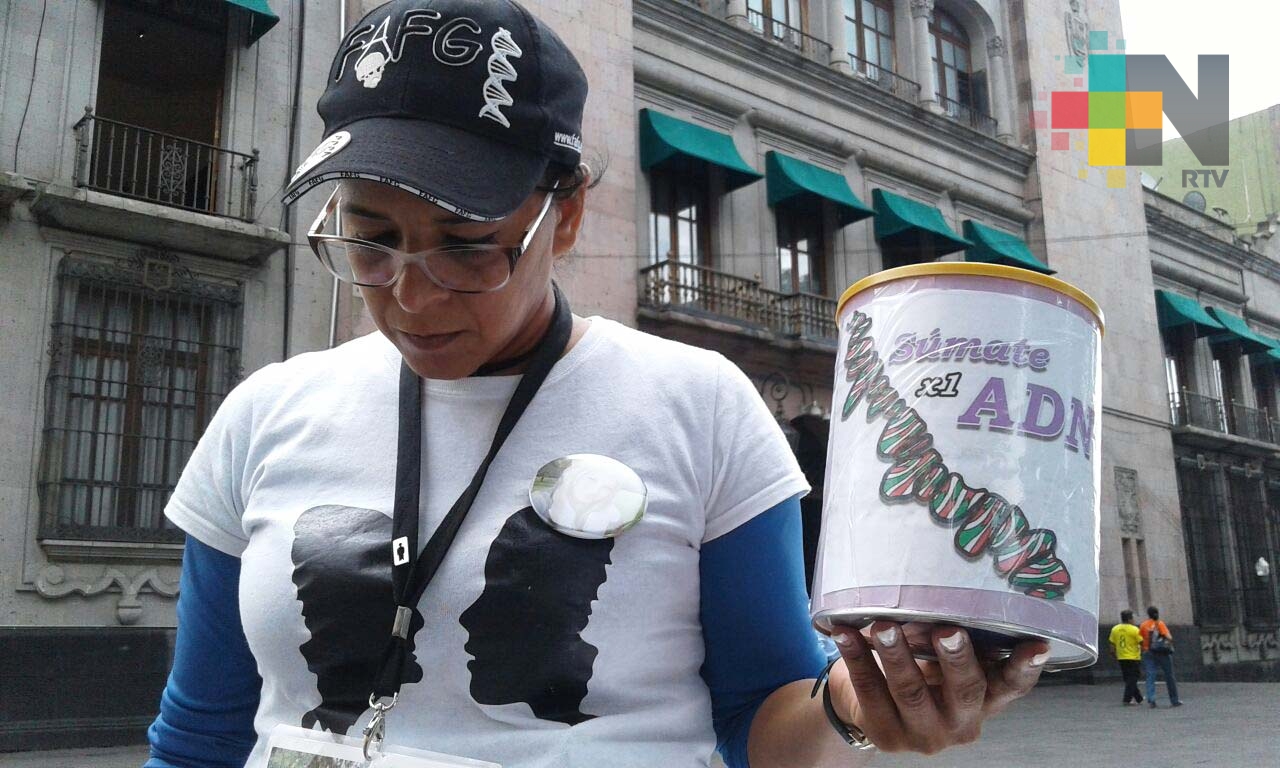 Familiares de desaparecidos realizaron la campaña “Súmate por un ADN” en Xalapa