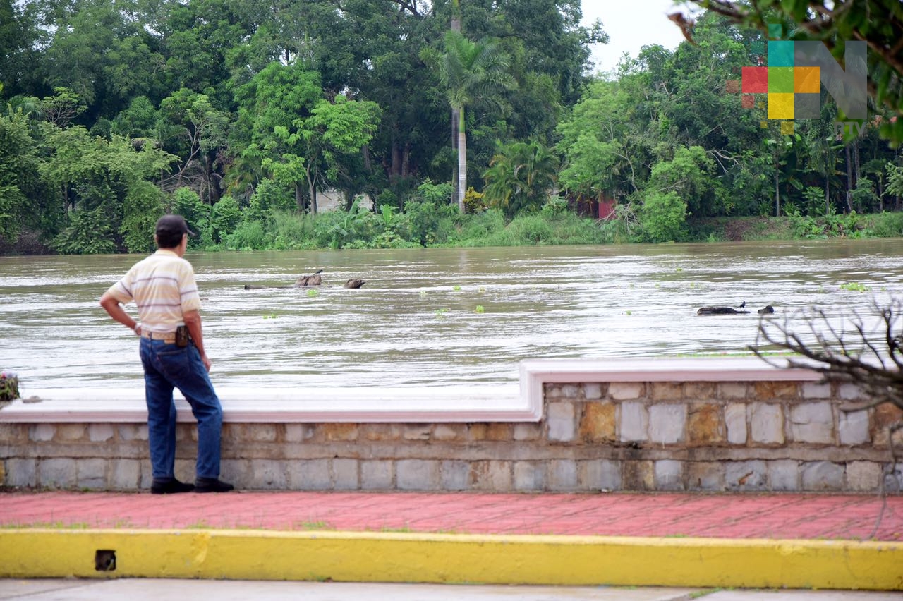 Comienza a descender nivel de agua de río Pánuco