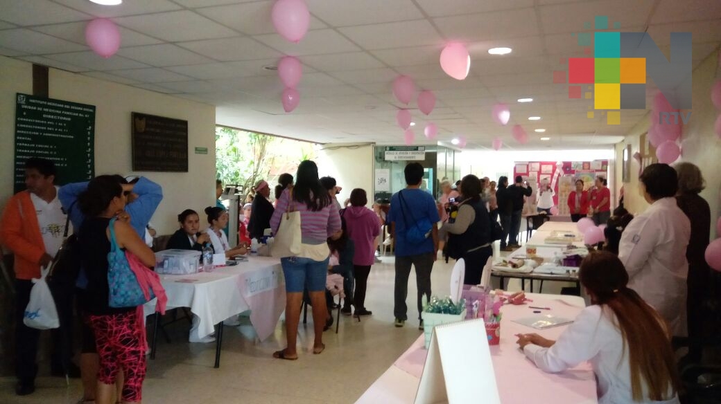 Realiza IMSS feria de la salud para la mujer de Coatzacoalcos