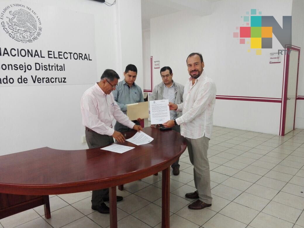 Armel Cid de León, único aspirante a candidato independiente en la XVI Junta Distrital del INE