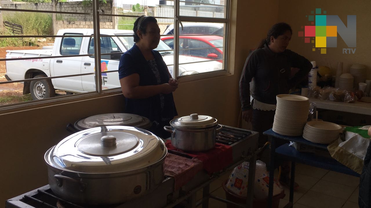 DIF Córdoba entrega cocina escolar en la primaria “Wenceslao Victoria Soto”