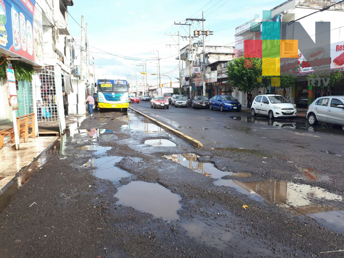 Disminuyen ventas en calle Hidalgo de Veracruz por malas condiciones de vialidad