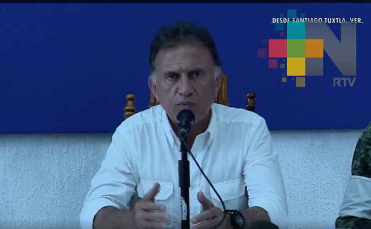 Evalúa gobernador de Veracruz afectaciones por desbordamiento de ríos en la zona sur