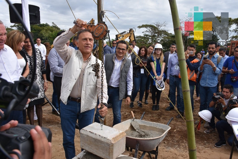Cumple FGE a mujeres y niñas veracruzanas