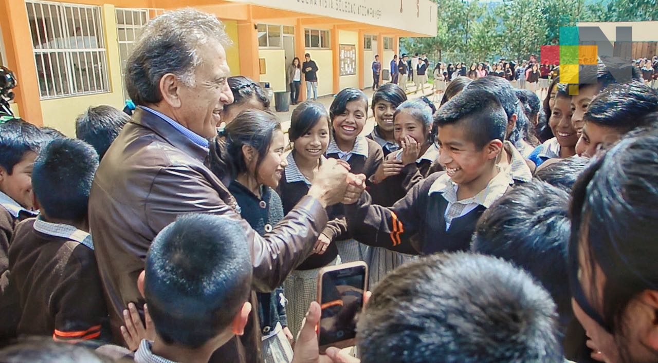 Supervisa el gobernador Yunes el hospital de Soledad Atzompa; quedará listo antes concluir el año