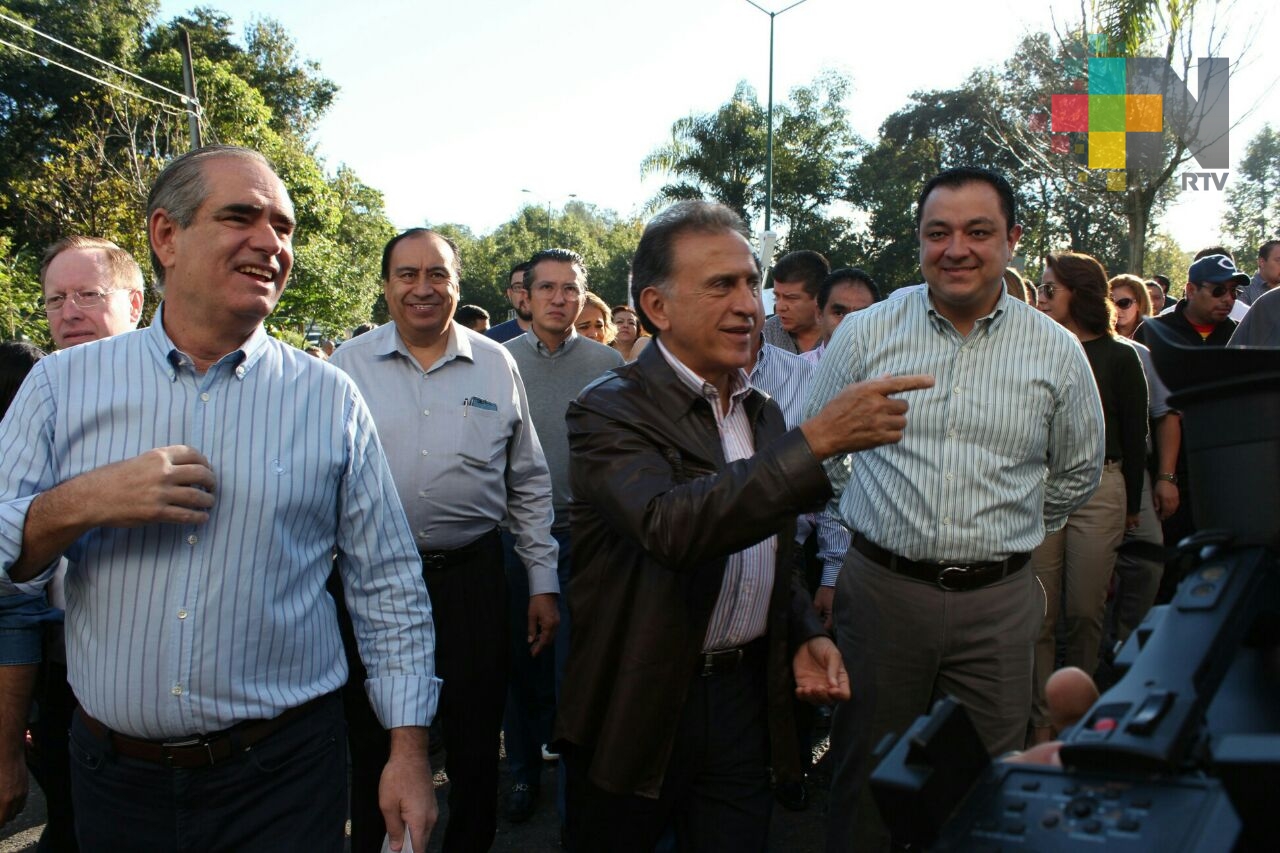 Gestionará gobernador Yunes creación de dos nuevas zonas industriales, en Poza Rica y Veracruz