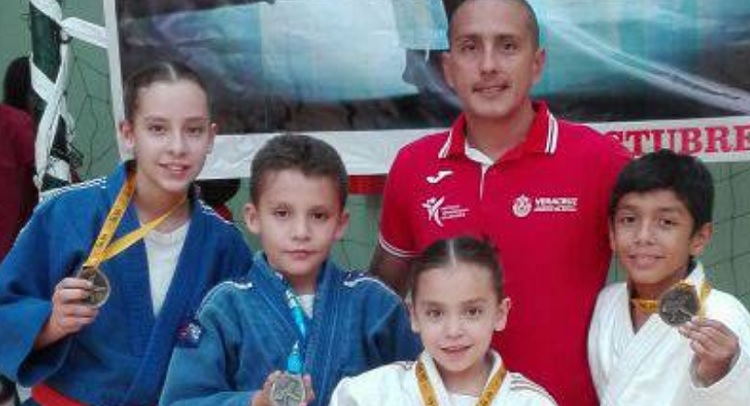 Triunfan judocas veracruzanos en Décima Copa Toluca 2017