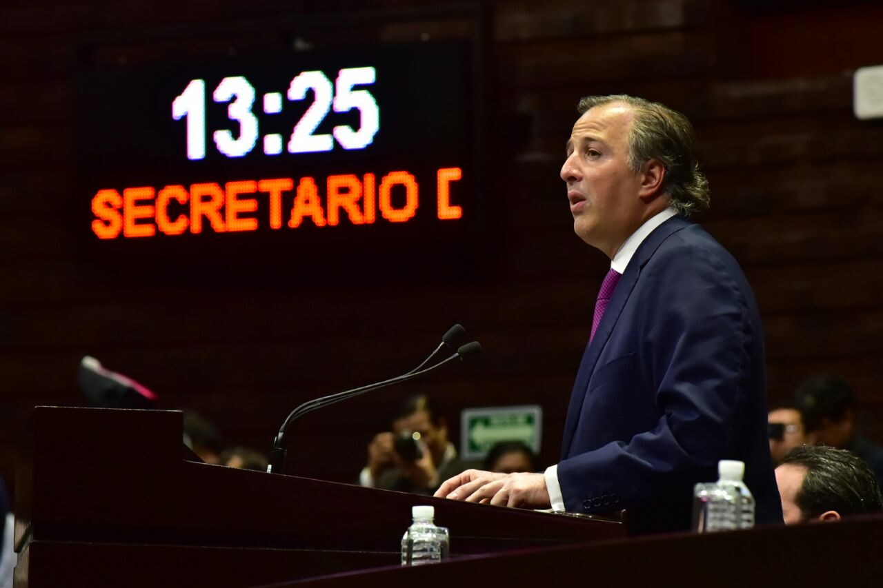 Se debe ajustar paquete económico 2018 ante sismos y huracanes: Hacienda