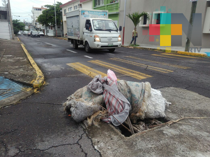 Vecinos siguen inconformes por registro sin tapa en Fraccionamiento Reforma