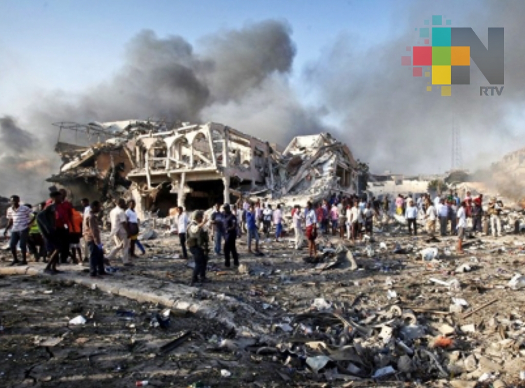Somalia sepulta a víctimas del peor atentado en su historia
