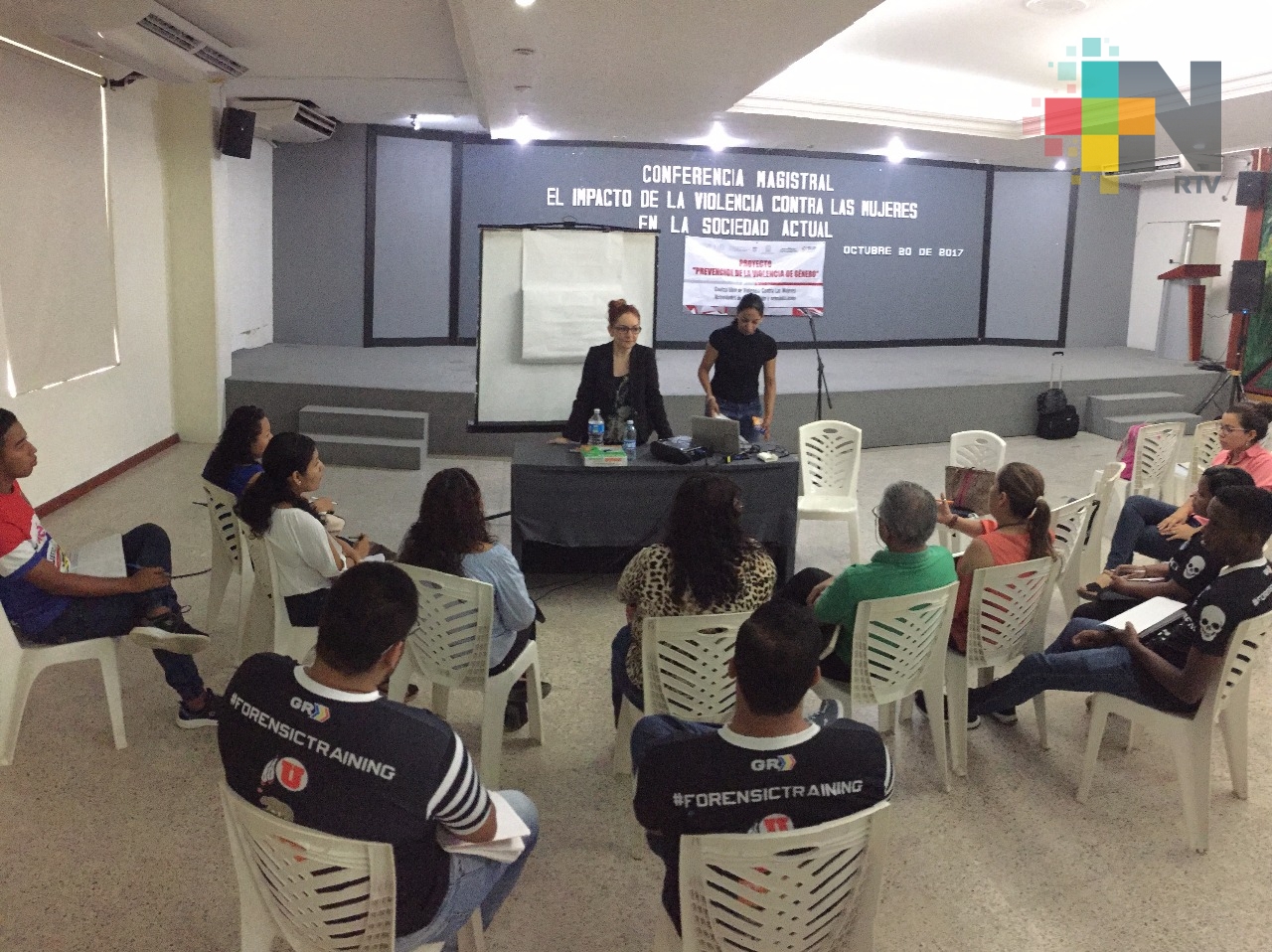 Imparten Taller de atención a víctimas como parte de las acciones de la alerta de género en Coatzacoalcos