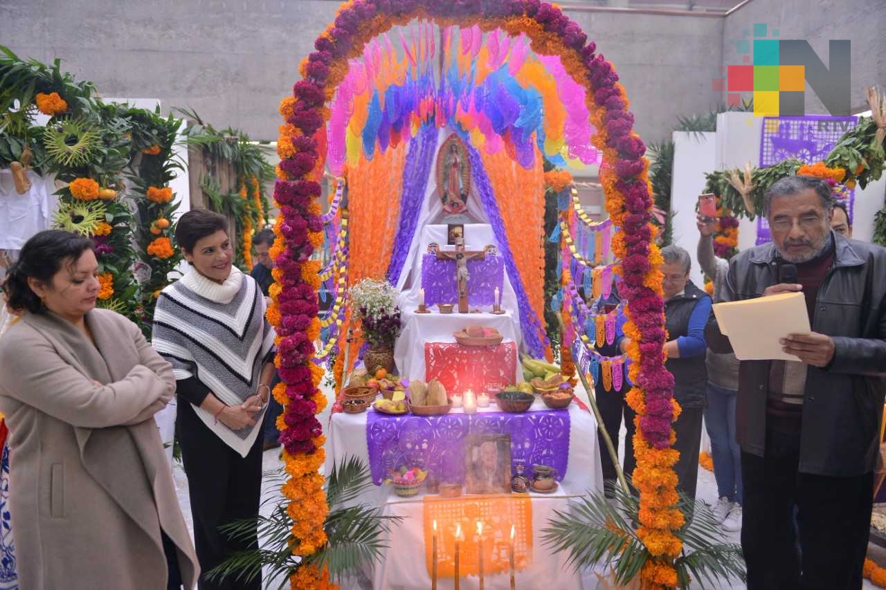 Abren en el Congreso del Estado la muestra de altares por Día de Muertos