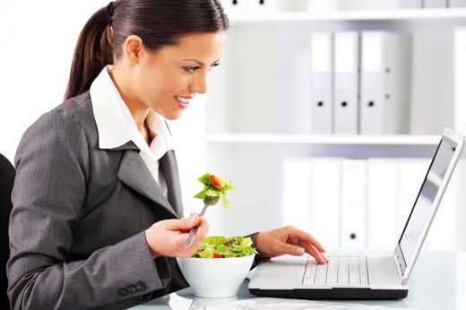 Nutriólogo, profesional facultado para atender el ámbito de la alimentación