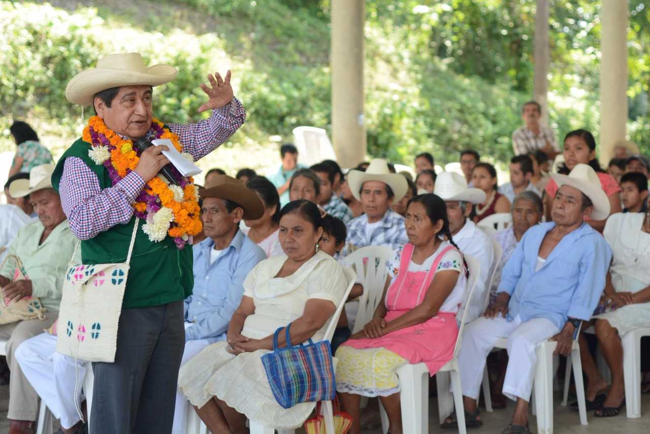 Difunde diputado en cuatro municipios del norte la convocatoria para el Consejo Indígena