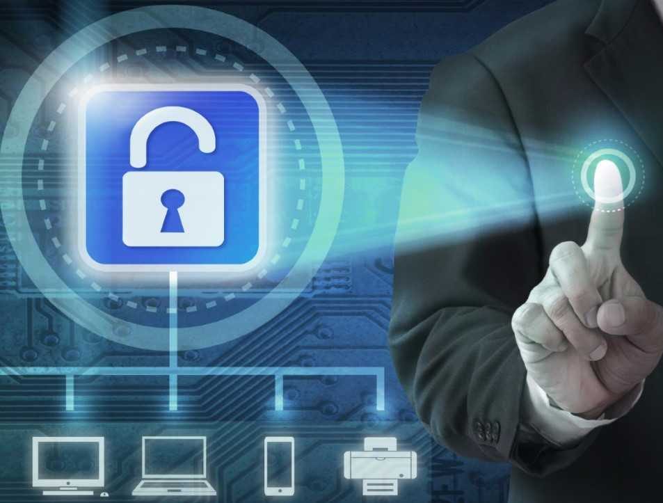 Sólo 45% de los adultos vigila la navegación de sus hijos en Internet