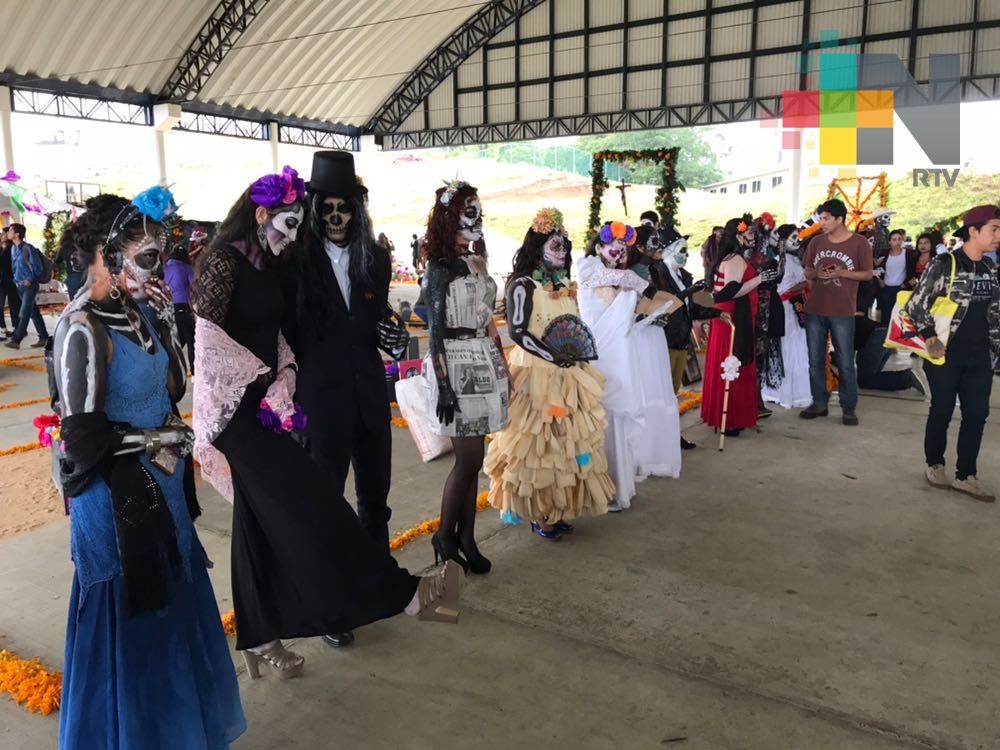 Tecnológico de Xalapa realiza concurso de altares