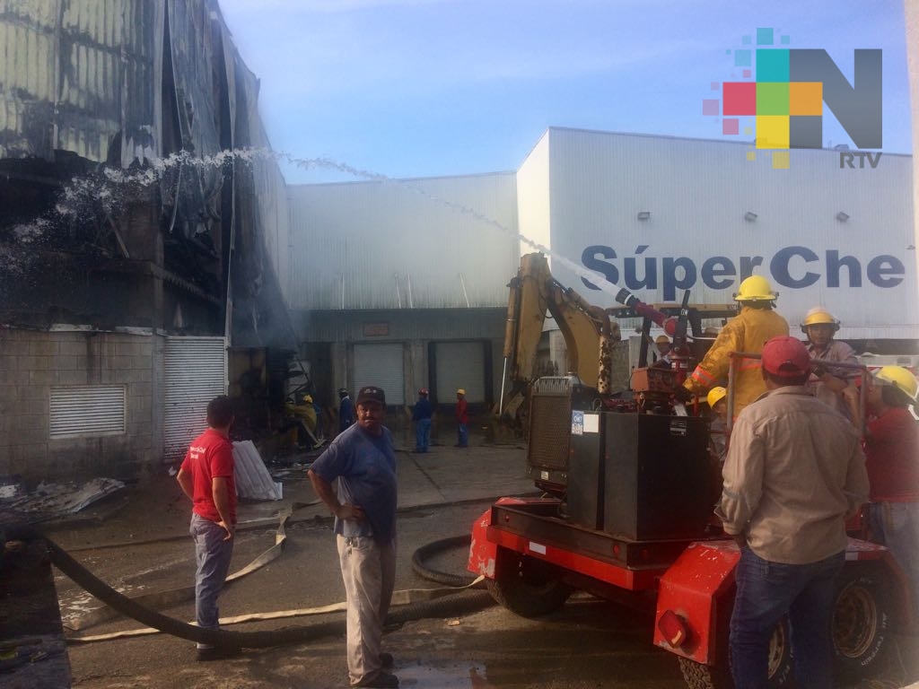 Se incendia Súper Che de Nanchital