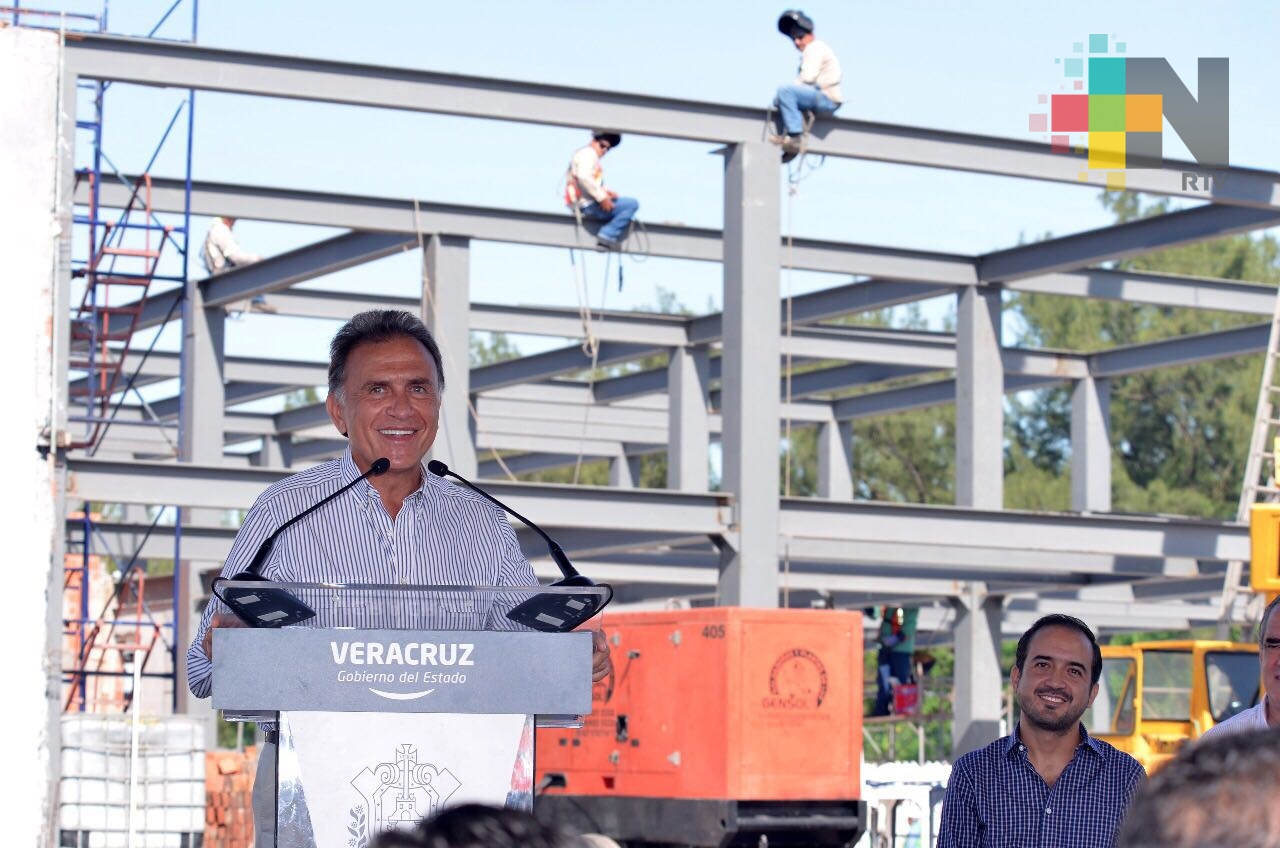 Gobernador Yunes supervisa avance del Centro Integral de Justicia, en el puerto de Veracruz