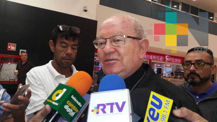 Obispo de Veracruz lamenta que partidos políticos nieguen la entrega de prerrogativas