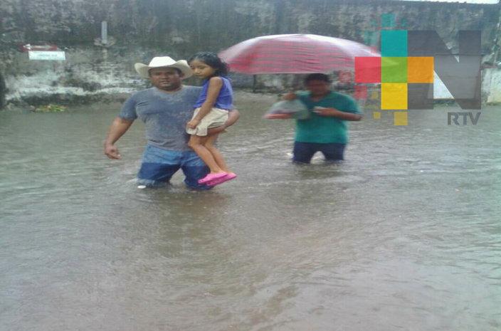 Falta de pavimentación afecta a habitantes de la colonia López Mateos de Veracruz