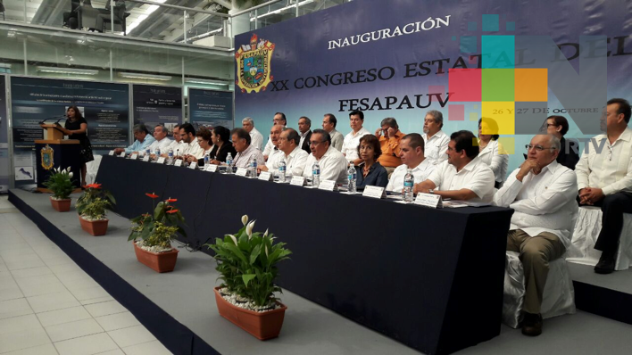Decreto asegurará autonomía presupuestal de la UV: Gobernador Yunes