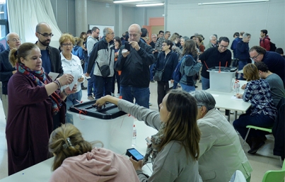 Cataluña declara triunfo del «sí» en referéndum que España desconoce