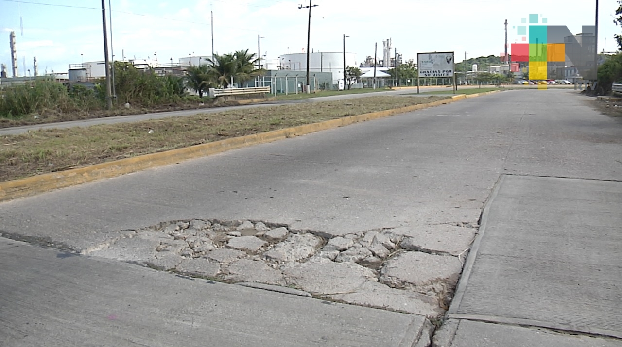 Rehabilitarán vías internas de la Zona Industrial del sur de Veracruz