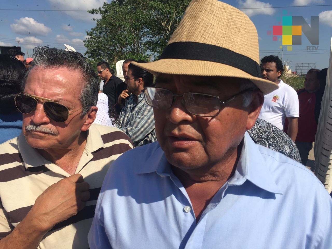 Solicitan taxistas de Coatzacoalcos reabrir la ventanilla de trámites de cambio de unidad