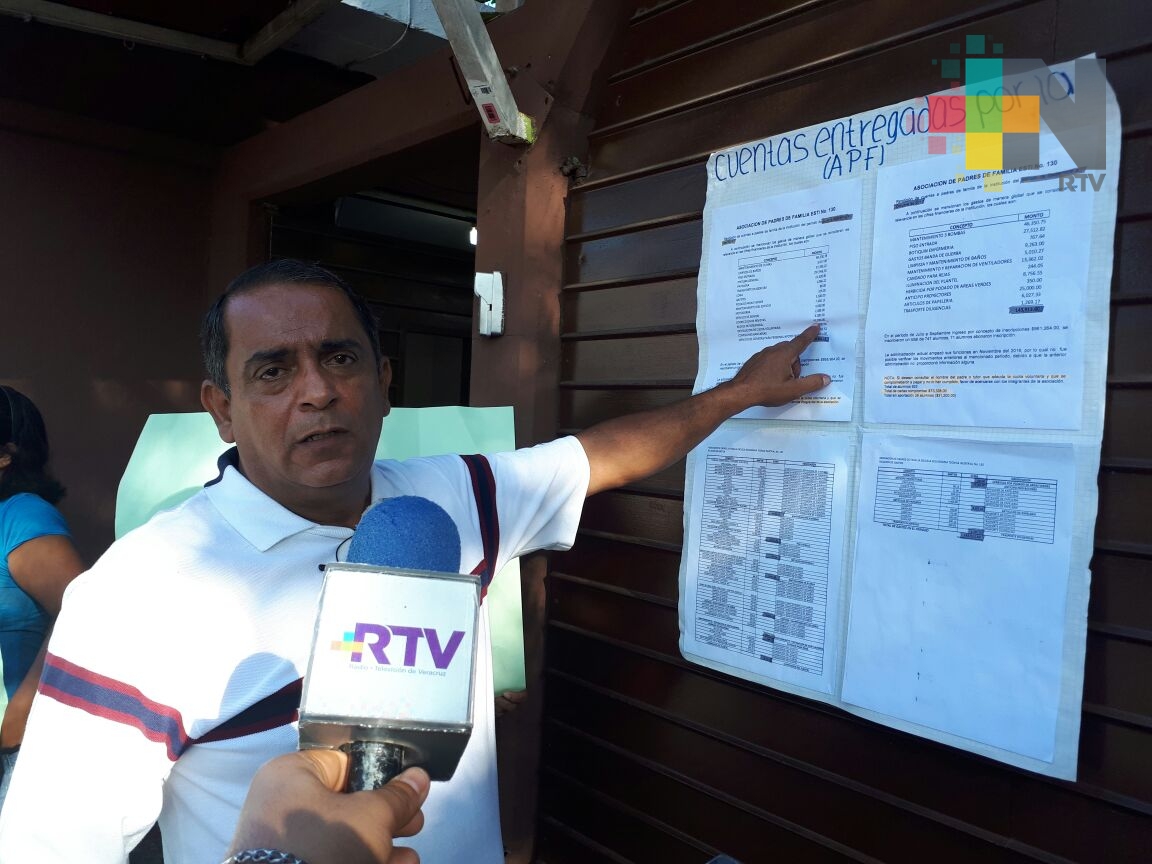 Exigen a mesa directiva de secundaria de Veracruz transparente dinero de cuotas
