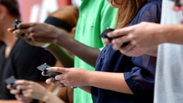 Uso desmedido de celulares puede dañar las manos