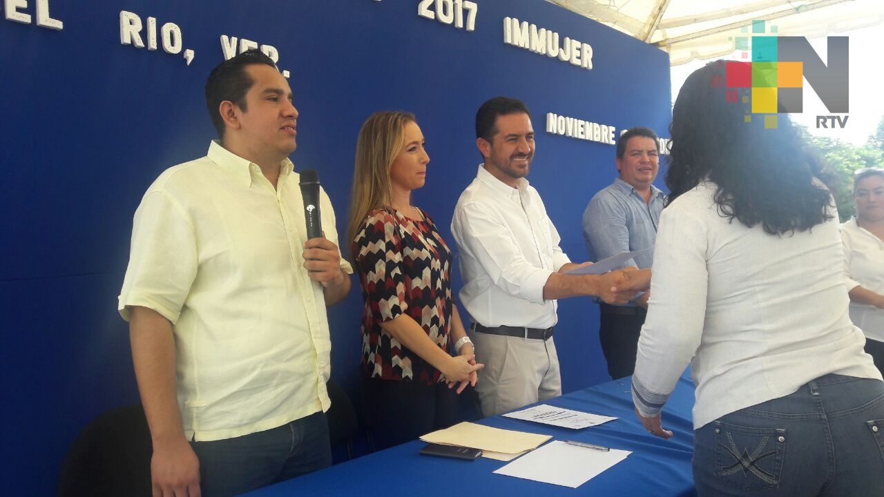 Más de 100 mujeres se gradúan de cursos que brinda el Instituto de la Mujer en Boca del Río