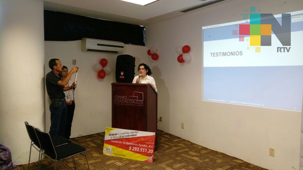 Recibe donativo económico fundación para niños quemados en Coatzacoalcos