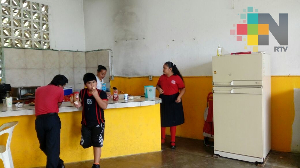 Saquearon cooperativa escolar de primaria de Coatzacoalcos