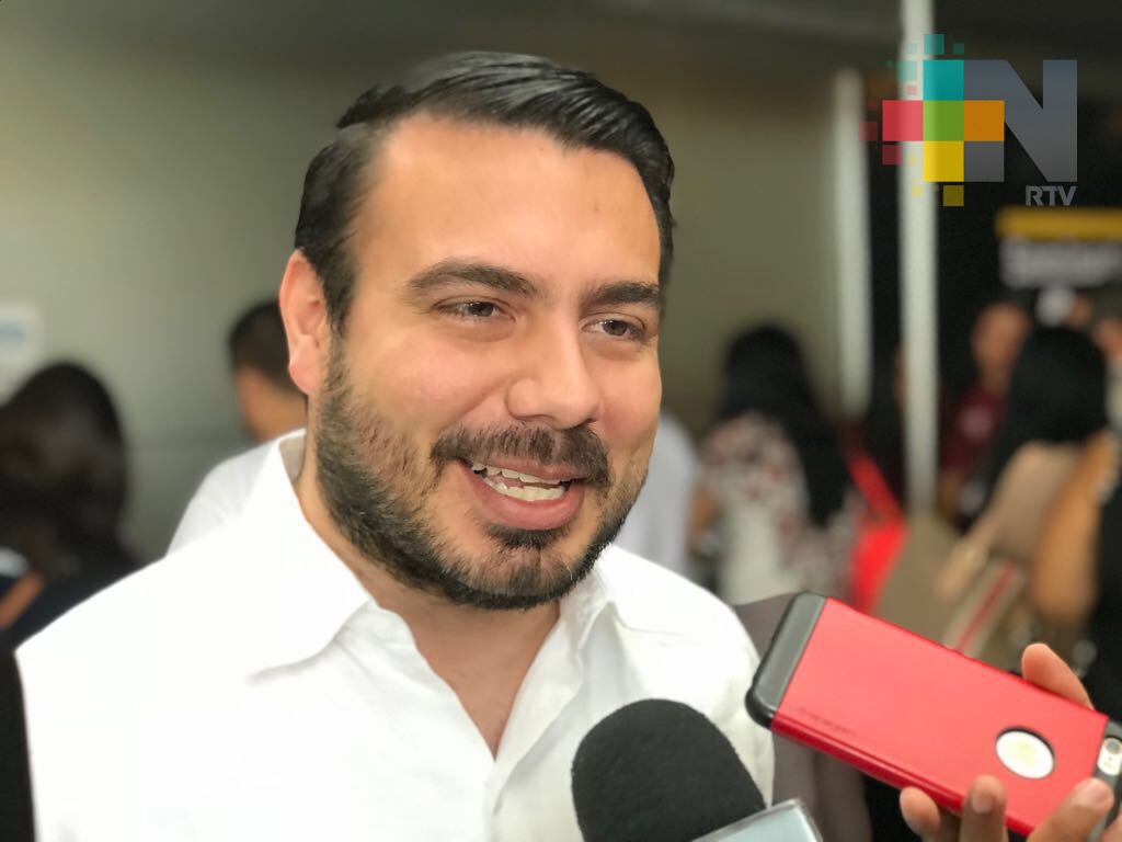 Candidatos a cargos de elección popular deben estar preparados para los memes y bots