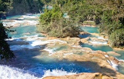 Baja fluido en cascadas de Agua Azul en Chiapas por causas naturales