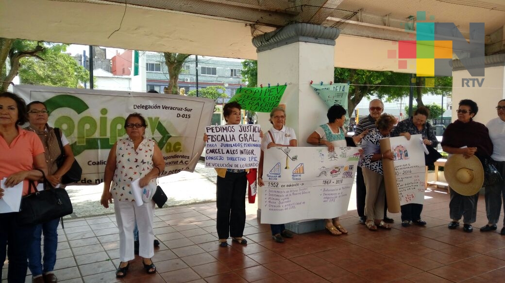 Recuerdan agresión a pensionados por el gobierno de Javier Duarte