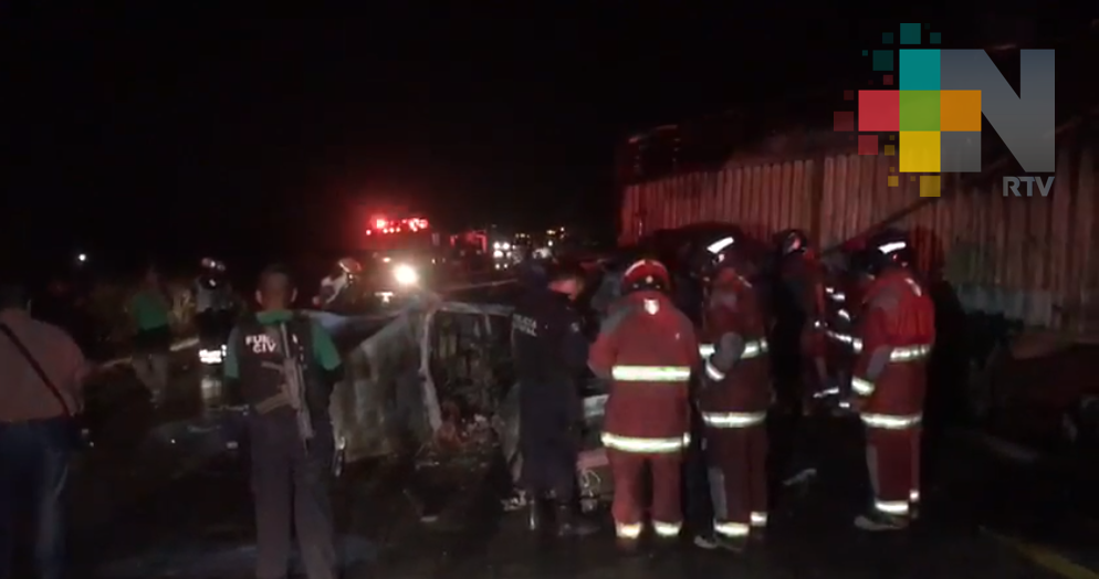 Carambola deja tres muertos en carretera Veracruz-Xalapa