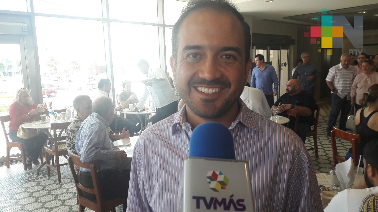 No habrá empleados que cobren sin trabajar en mi administración: Fernando Yunes