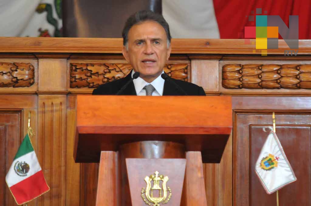 Seguridad, salud, educación, combate a pobreza, apoyo al campo y obra pública, prioridades en Presupuesto 2018: Yunes Linares