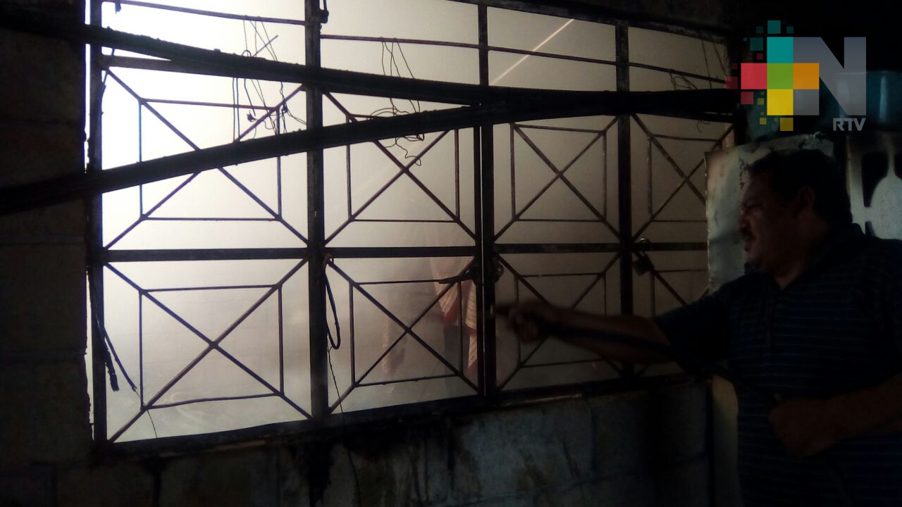 Se incendia vivienda en colonia Santa Lucía, en Xalapa
