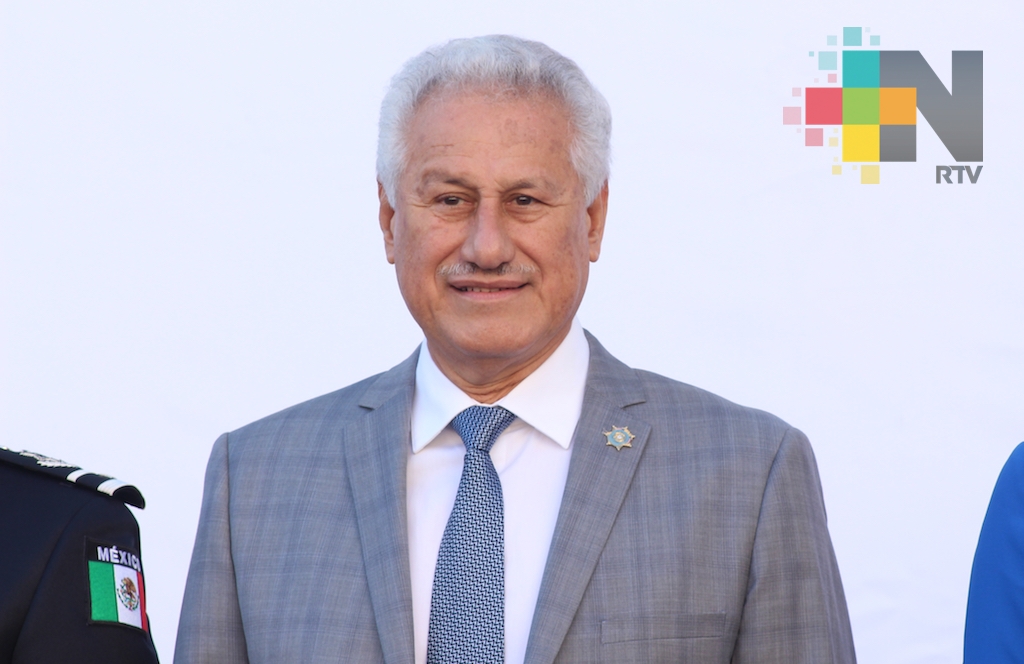 Téllez Marié sufre desmayo durante informe del alcalde de Boca del Río