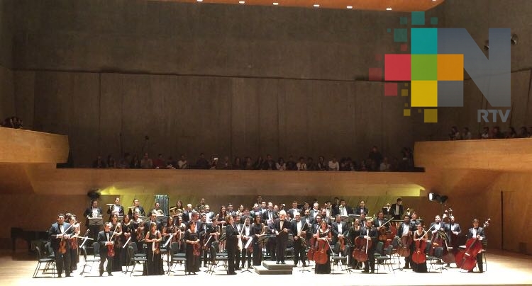 Asiste el gobernador Yunes al Foro Boca