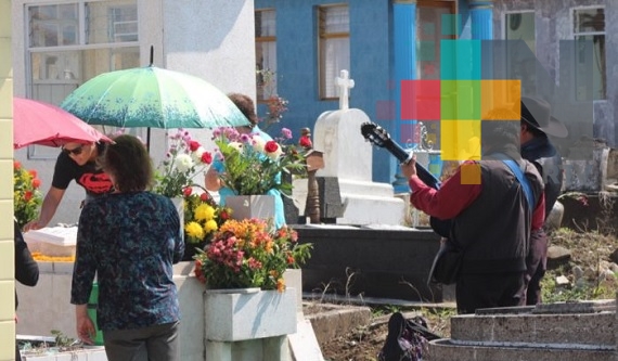En el Cementerio Municipal de Banderilla, también recordaron a sus muertos