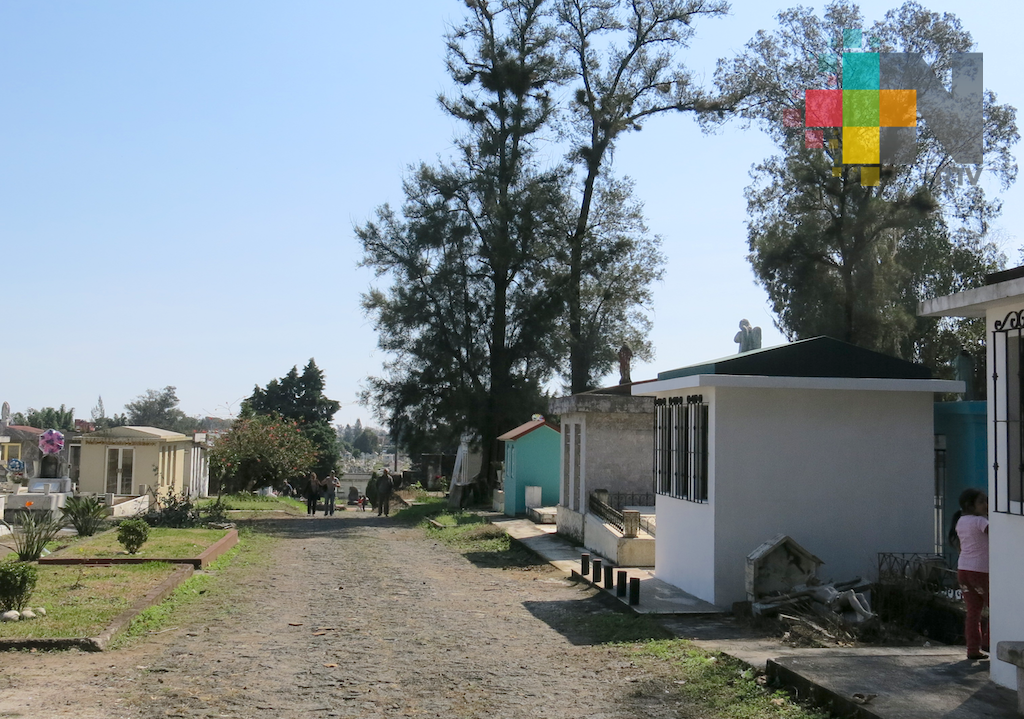 Habrá operativos especiales en panteones xalapeños por Día de Muertos: Alcalde