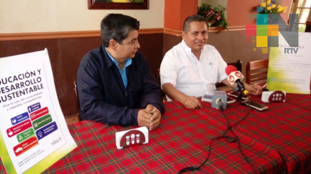 Presentan el libro «Educación y Desarrollo Sustentable»