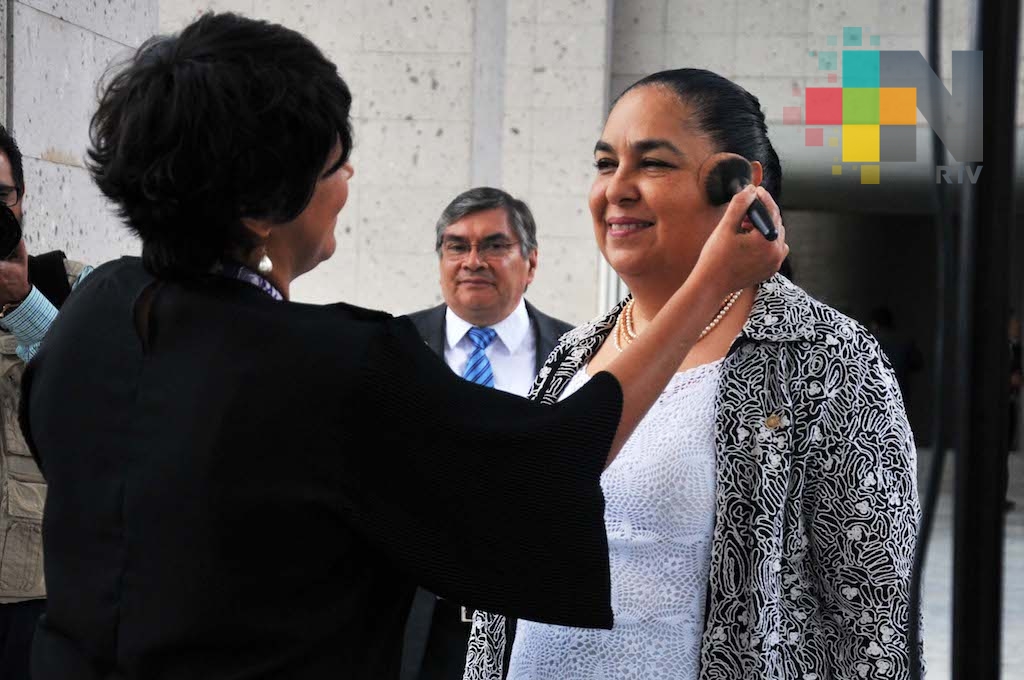 Reconoce rectora Sara Ladrón de Guevara apoyo del Gobierno del Estado a la UV